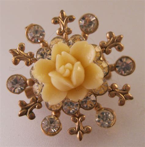 Vintage Molded Rose Rhinestone Gold Tone Snowflake Scatter Pin