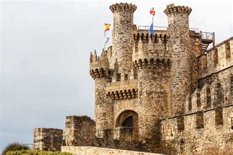 Ponferrada Tour Guiado Del Castillo De Los Templarios Getyourguide