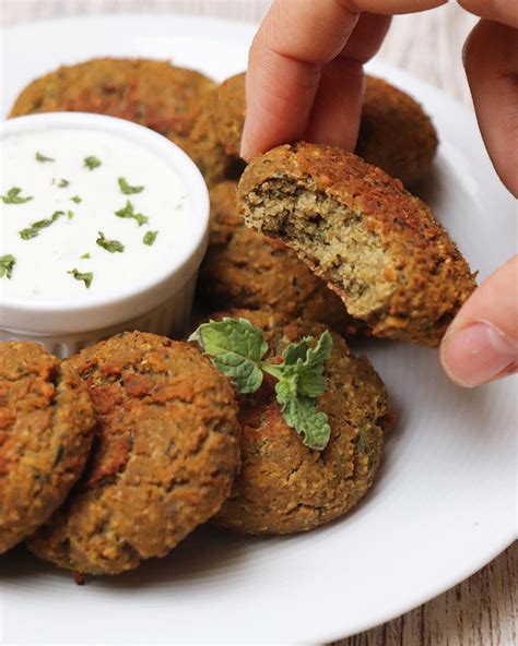 Falafel De Garbanzos Con Salsa De Yogur Petit Fit By Cris