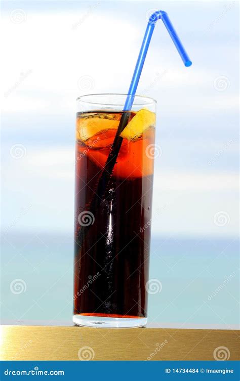 Coke with Ice Cubes and Lime Stock Photo - Image of flavors, cappuccino ...