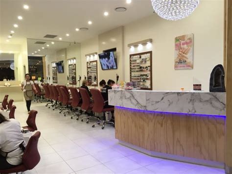 Palm Nail And Spa 11 Elkhorn Ave Surfers Paradise Queensland