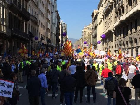 Éxito de la manifestación de Sociedad Civil Catalana por la unidad de