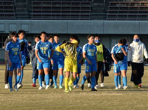 3回戦で大津に敗れ肩を落とす佐賀東イレブン（撮影・冨永豊） 大津、総合力で13大会ぶり8強 厚い選手層、ベンチ組が追加点 写真・画像