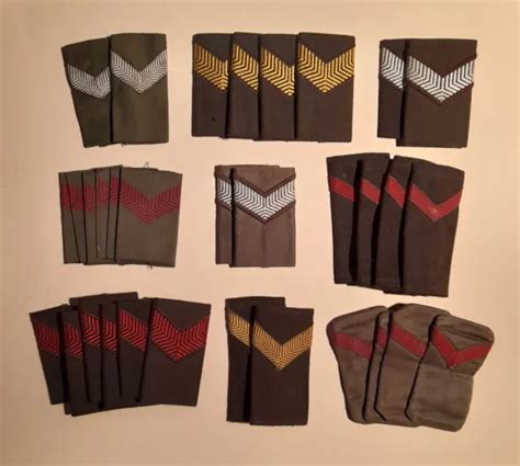 MILITARIA INSIGNES DE Grades En Tissus Epaulettes Lot N3 EUR 8 00