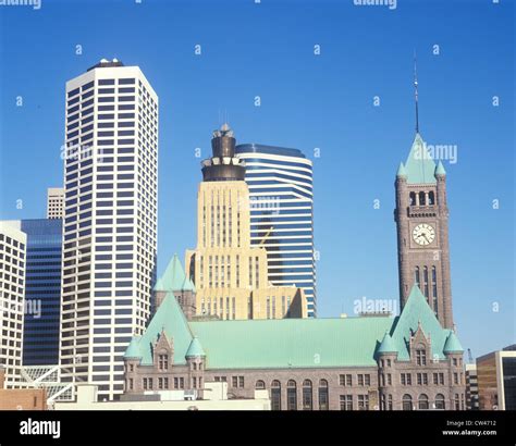 Minneapolis, MN skyline Stock Photo - Alamy