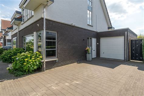 Huis Te Koop Ereprijs 4 7944 NR Meppel Funda Garage Doors Outdoor