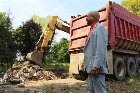 City Of Flint Demos Blighted Structure Targeted For Illegal Dumping