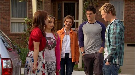 Prime Video: Neighbours – 2013 Episodes