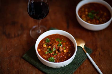 Harira traditionnelle ou soupe marocaine à l agneau