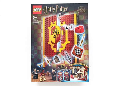 LEGO Harry Potter Gryffindor House Banner (76409) Review - The Brick Fan