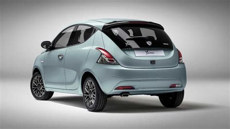 Updated Lancia Ypsilon Debuts In New Dew Green Color in 2023 | Apple ...