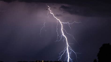 Regen und Gewitter ziehen über Nordrhein Westfalen WELT