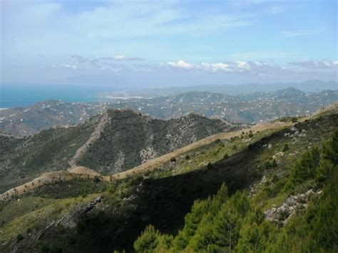 Pico Del Cielo Entre Los Muchos Atractivos Que Ofrece Nerja Esta