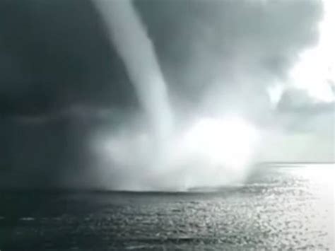 Video Captan Inusuales Tornados Marinos En El Mar Negro Ccnews