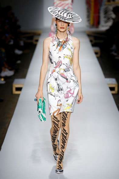 Sfilata Moschino Milano Collezioni Primavera Estate 2019 Vogue