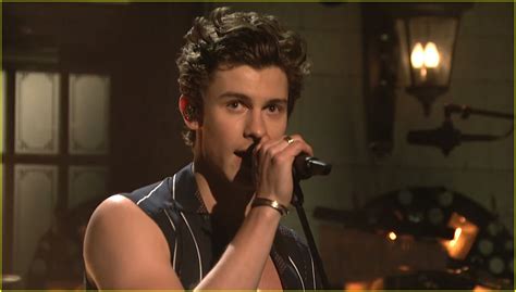 Shawn Mendes Performs Stripped Down Version Of In My Blood On Snl