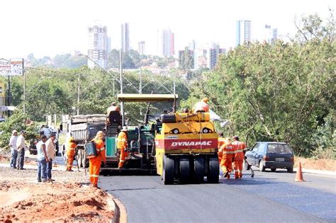 Prosseguem as obras da nova rotatória da Avenida Comendador José da