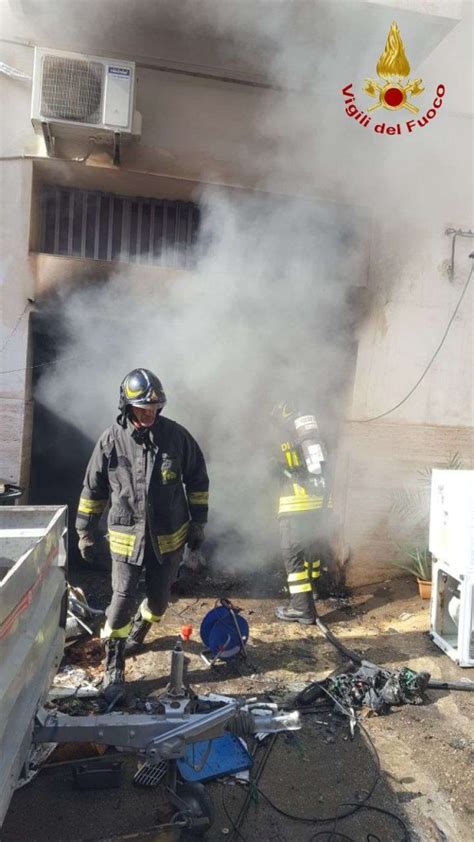 Ispica Incendio Distrugge Garage Novetv