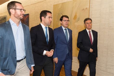 Pp Y Cs Firman El Acuerdo Para La Gobernabilidad De Castilla Y León