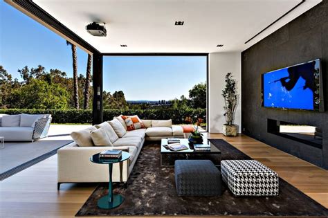 Luxury Modern Home in Beverly Hills