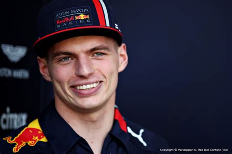 Max Verstappen extends contract with Aston Martin Red Bull Racing ...