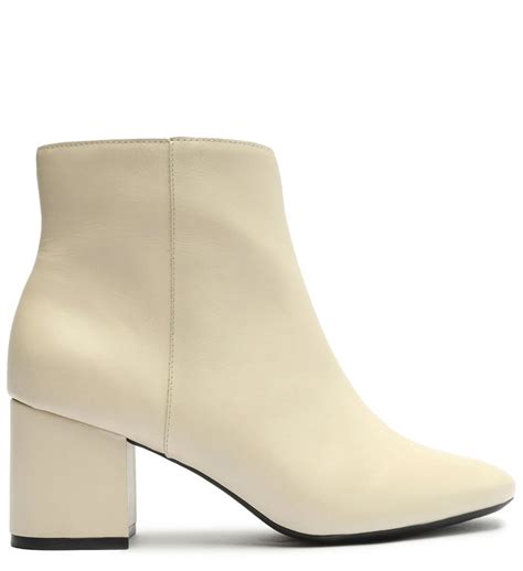 Bota Branca Cano Curto - Bota Branca Couro Cano Curto Bloco Básica | Arezzo