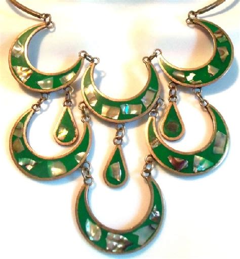 Beautiful and mysterious Abalone pearl jewelry - Kaleidoscope effect