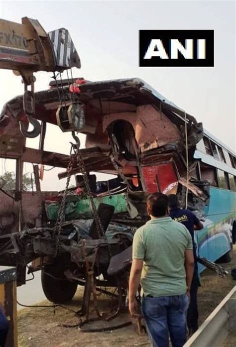 Eight Killed As Bus Rams Into Stationary Truck On Yamuna Expressway In Greater Noida India