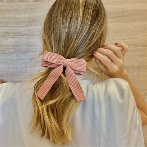 💝 Estilo Romântico Para Seu Penteado ⠀ ⠀ Presilha Laço Veludo Cotolê