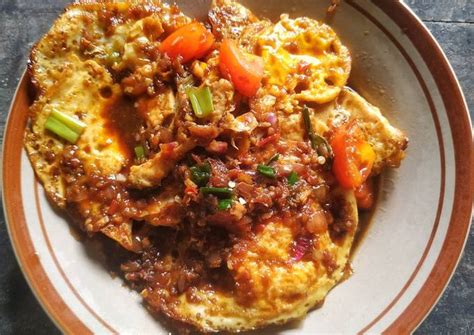 Resep Telur Ceplok Bumbu Kecap Pedas Oleh Saluna Mahira Cookpad