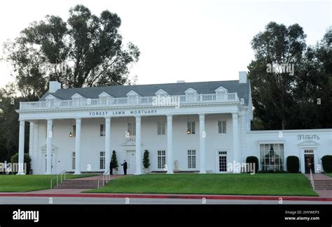 Michael Jacksons Funeral Service At Forest Lawn Memorial Parks And