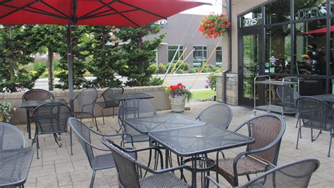 Eat or drink outside in Salem at these restaurants