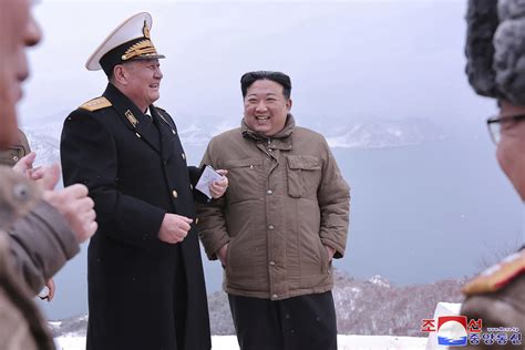 Corée du Nord Kim Jong un a supervisé les tirs dessai de nouveaux