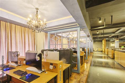 Internet Cafe Interior Design With Privacy