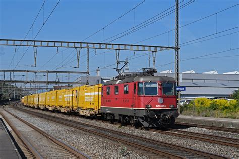 Re 420 342 8 durchfährt am 22 08 2023 den Bahnhof Rupperswil