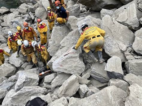 花蓮地震13死6失聯逾千傷 太魯閣避難登山隊持續下山 生活 中央社 Cna