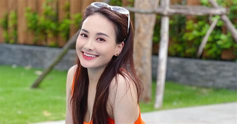 Diễn viên Bảo Thanh diện bikini khoe đường cong nuột nà