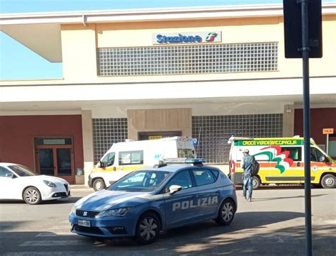 Battipaglia Bimbo Di Anni Rischia Di Soffocare Con Un Chupa Chups