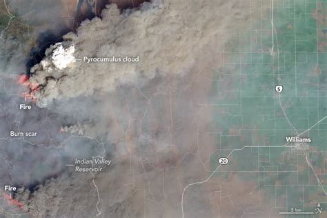 Nws On Twitter These Fires Are Sending Smoke So High Even Astronauts