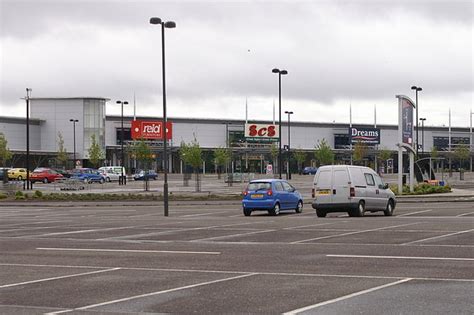 Kingsway West Retail Park Dundee © Mike Pennington Geograph Britain