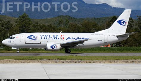 PK YGV Boeing 737 3G7 SF Tri MG Intra Asia Airlines Tristan