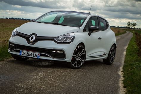 Clio R S 220 EDC Trophy Renault Sport a t il corrigé le tir