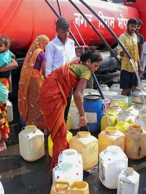 जल संकट से जूझ रही दिल्ली इन बातों को ध्यान रख रोके सकते हैं पानी की बर्बादी