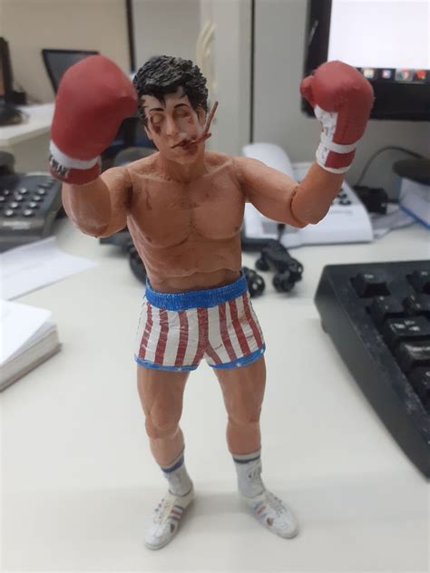 Boneco Rocky Balboa 17cm Articulado Filme e Série Neca Usado 64747086