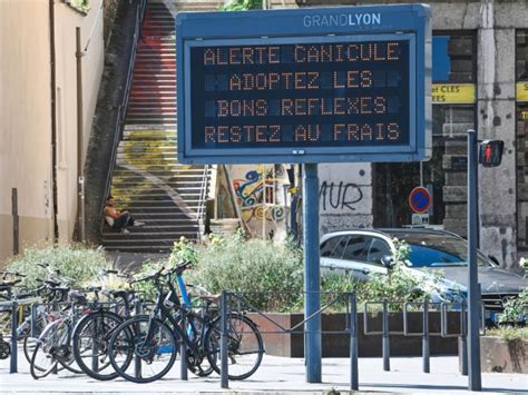 Canicule En France La Vigilance Rouge Maintenue Jeudi Sur