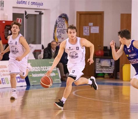 Derby Con Roseto Per Il Nuovo Basket Aquilano Nel Giorno Della