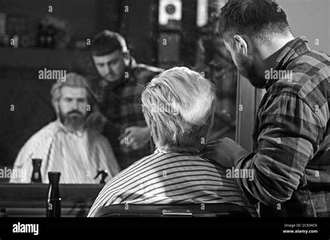 Toller friseur Fotos und Bildmaterial in hoher Auflösung Alamy