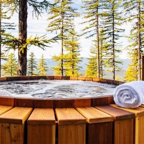 Home Northern Lights Hot Tubs The Original Cedar Hot Tub Company