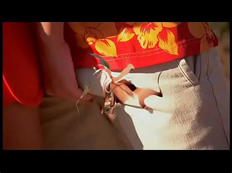 Diana Gold está al aire libre con dos chicos que le hacen un trío MMF con DP XVIDEOS