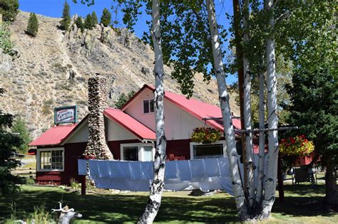 Stanley Idaho Lodging along the Salmon River, at Sawtooth National ...